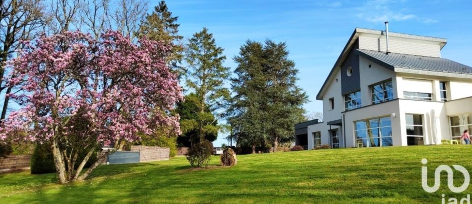 Architect house 8 rooms of 235 m² in Treillières (44119)