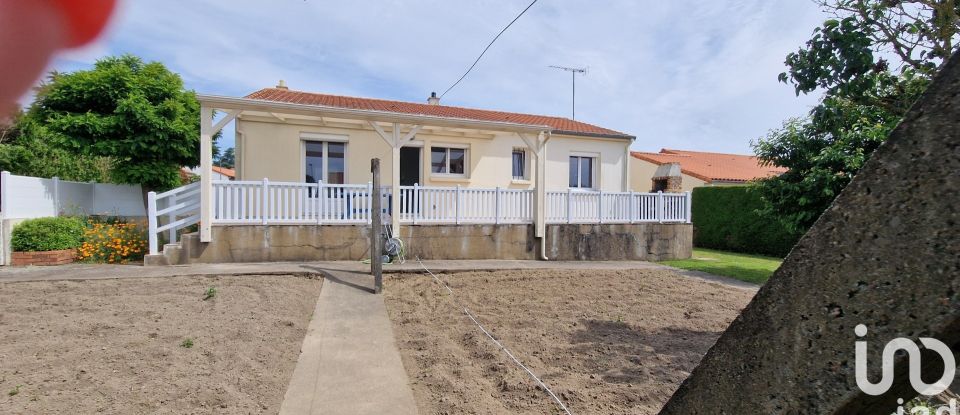 House 6 rooms of 90 m² in Le May-sur-Èvre (49122)