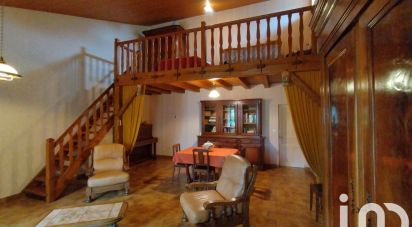 House 7 rooms of 198 m² in Pamproux (79800)