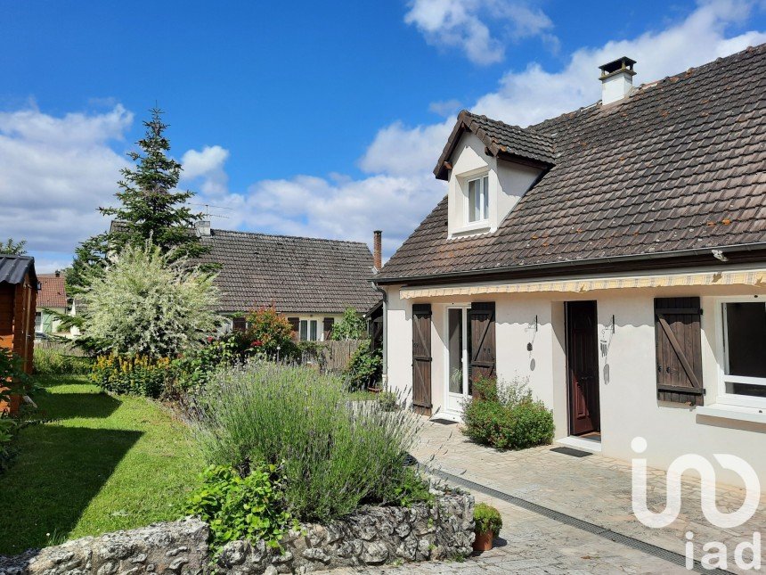 House 5 rooms of 124 m² in Moret Loing et Orvanne (77250)