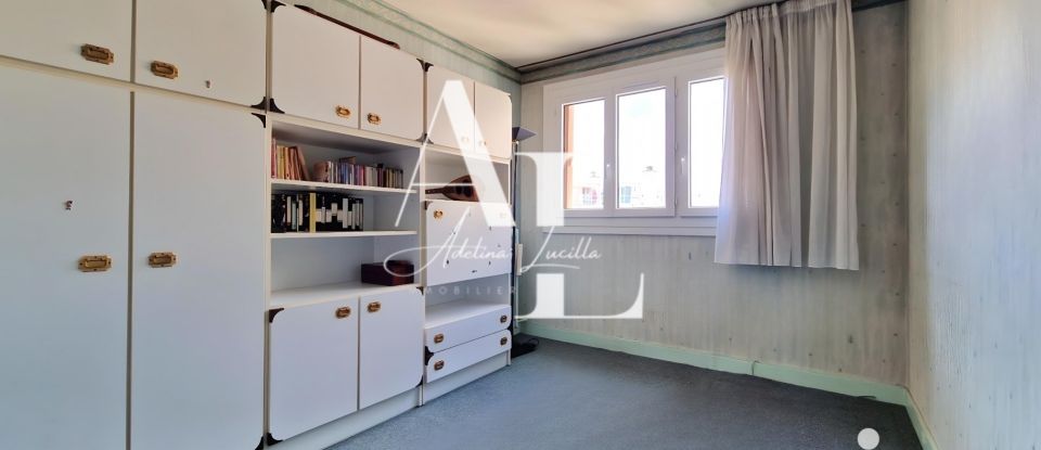 Apartment 4 rooms of 80 m² in Châtillon (92320)