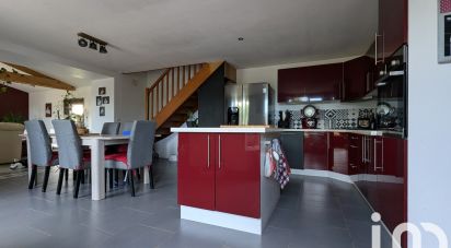 Maison 7 pièces de 155 m² à Saint-Léger-de-Montbrun (79100)