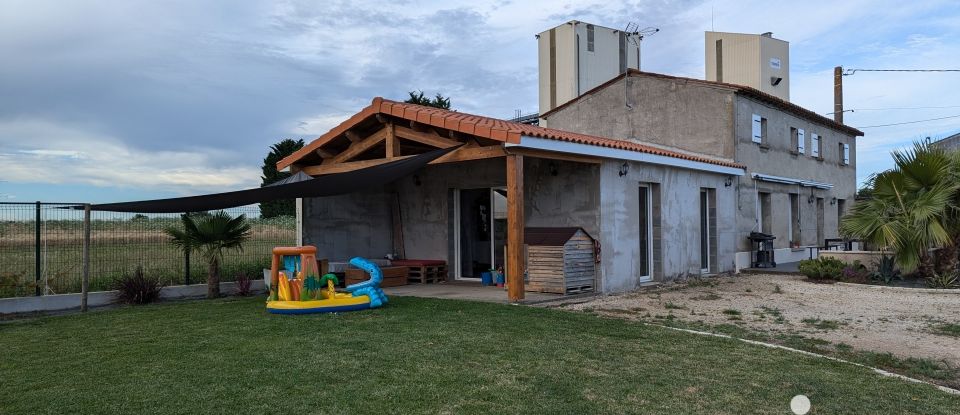 House 7 rooms of 155 m² in Saint-Léger-de-Montbrun (79100)