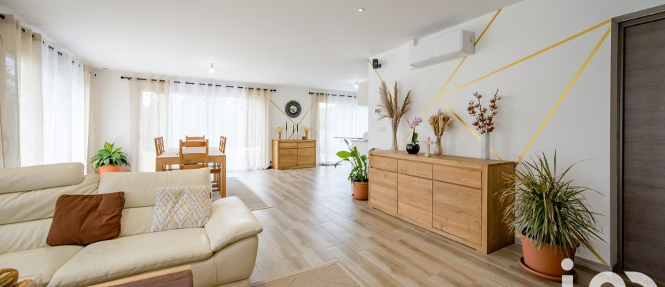 Maison 8 pièces de 207 m² à Monéteau (89470)