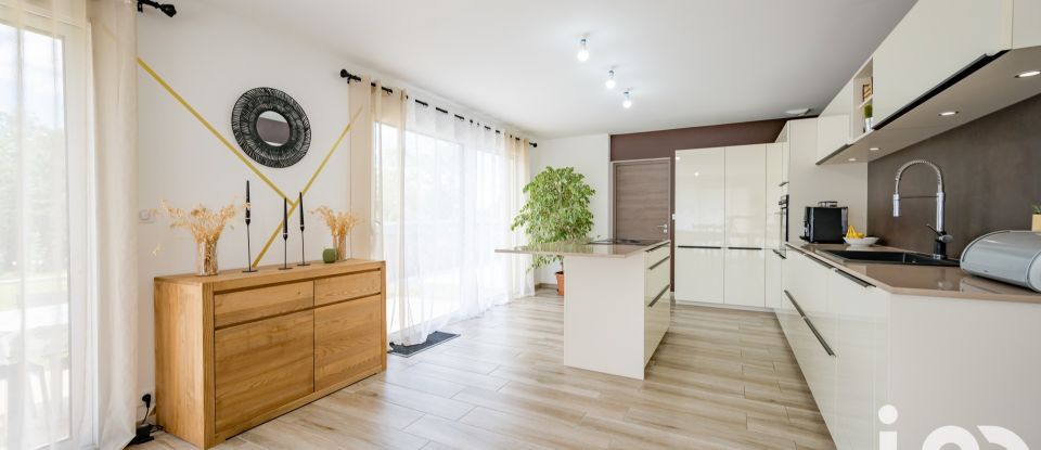 Maison 8 pièces de 207 m² à Monéteau (89470)