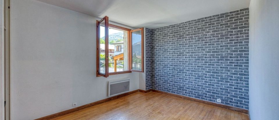 Maison 5 pièces de 158 m² à Le Champ-près-Froges (38190)