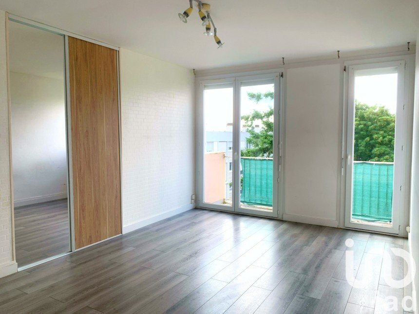 Apartment 4 rooms of 72 m² in Cholet (49300)