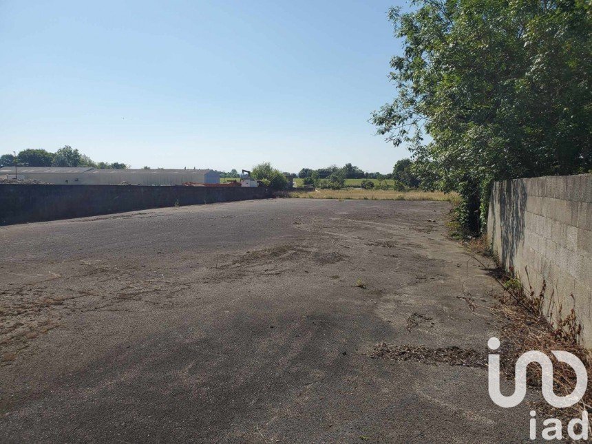 Land of 4,823 m² in Saint-Maurice-le-Girard (85390)