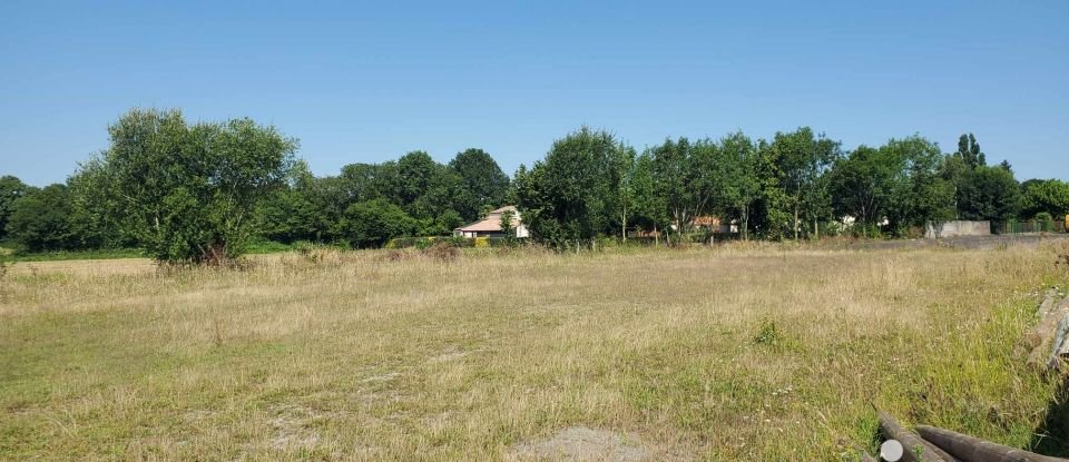 Land of 4,823 m² in Saint-Maurice-le-Girard (85390)