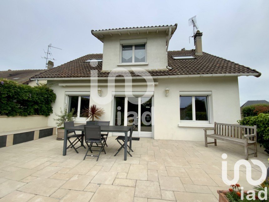 House 6 rooms of 115 m² in Ablis (78660)