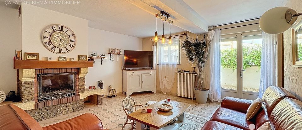 Maison 9 pièces de 190 m² à Château-Renard (45220)