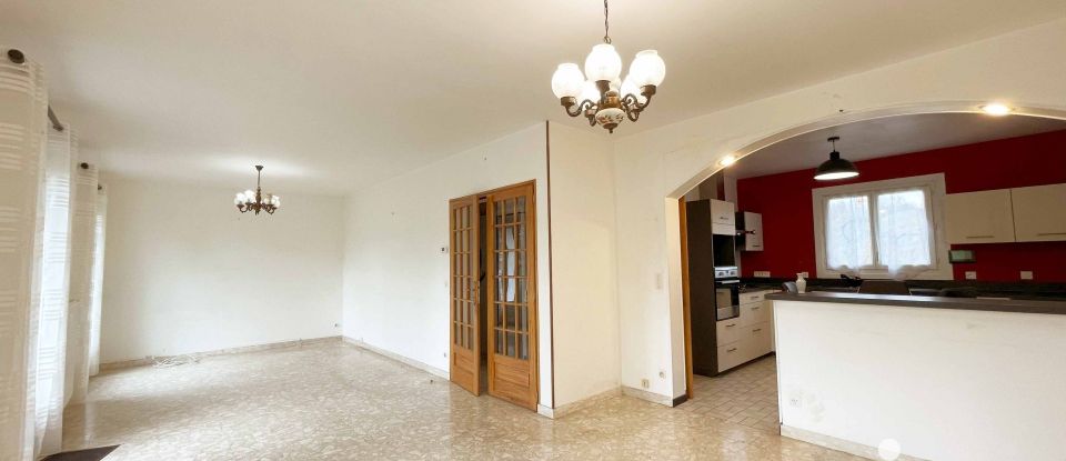 House 7 rooms of 161 m² in Saint-Père (58200)