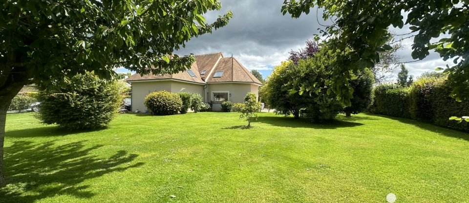 Traditional house 6 rooms of 163 m² in Pont-l'Évêque (14130)