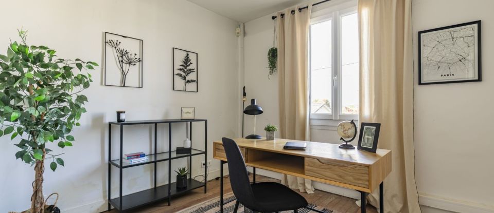 Maison 9 pièces de 250 m² à Saint-Loubès (33450)