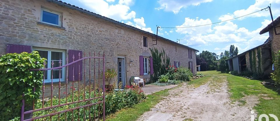 Maison 10 pièces de 316 m² à Vançais (79120)