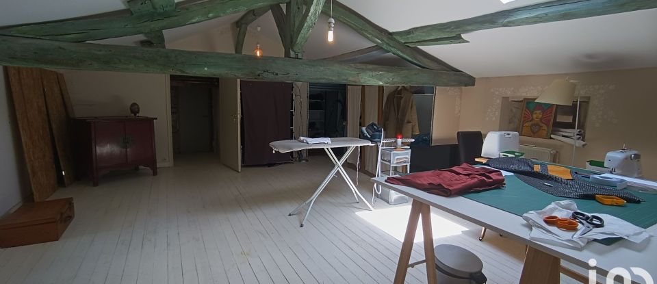 Maison 10 pièces de 316 m² à Vançais (79120)