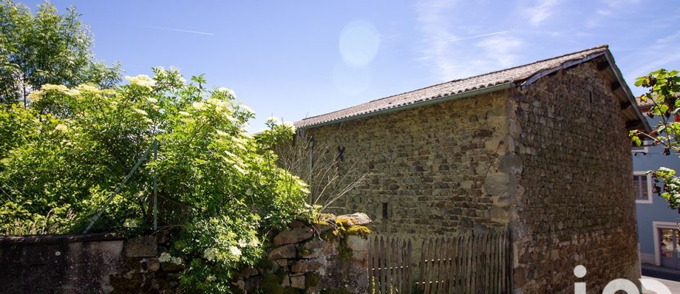 Maison 5 pièces de 150 m² à Condat-lès-Montboissier (63490)