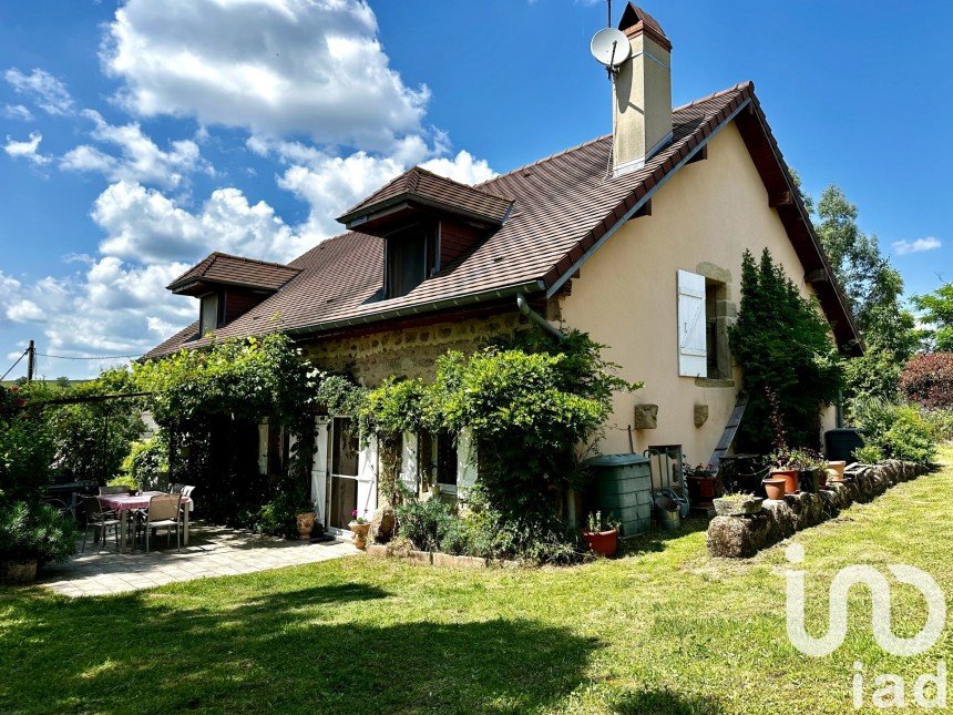 Maison traditionnelle 7 pièces de 170 m² à Sainte-Radegonde (71320)