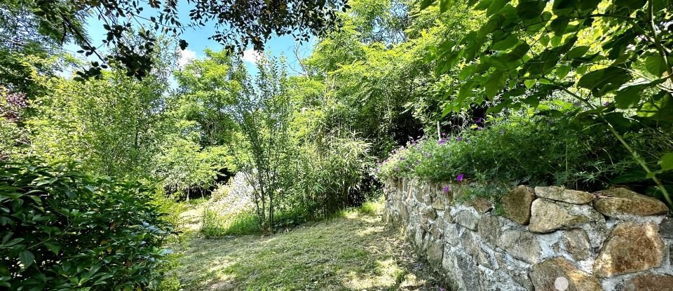 Traditional house 7 rooms of 170 m² in Sainte-Radegonde (71320)