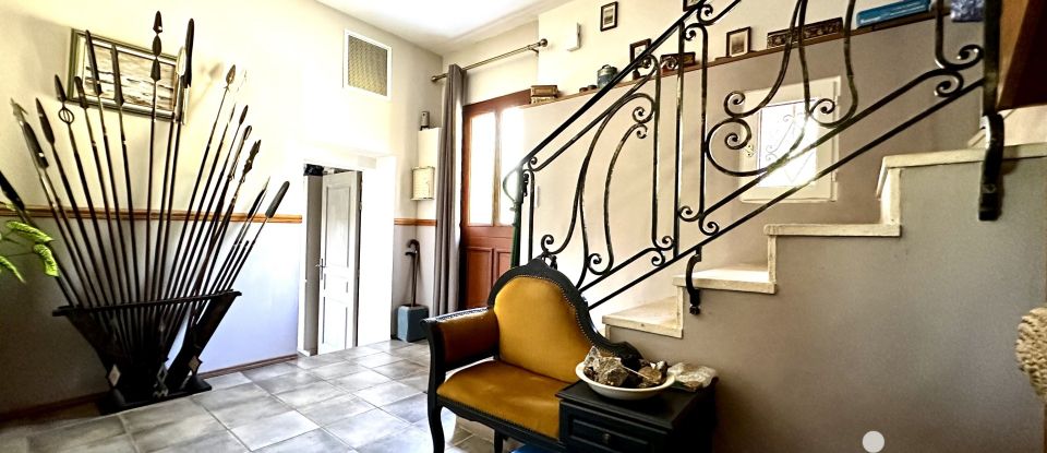 Traditional house 7 rooms of 170 m² in Sainte-Radegonde (71320)