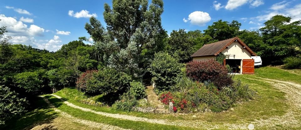 Maison traditionnelle 7 pièces de 170 m² à Sainte-Radegonde (71320)