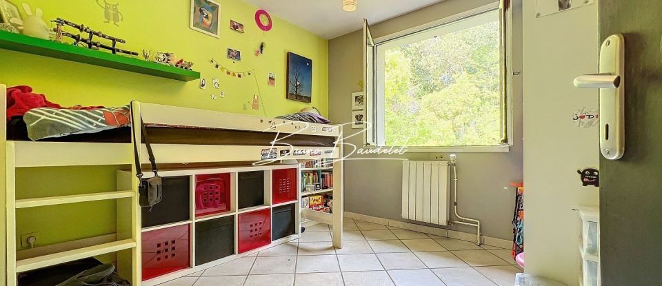 Maison 5 pièces de 110 m² à Fargues-Saint-Hilaire (33370)