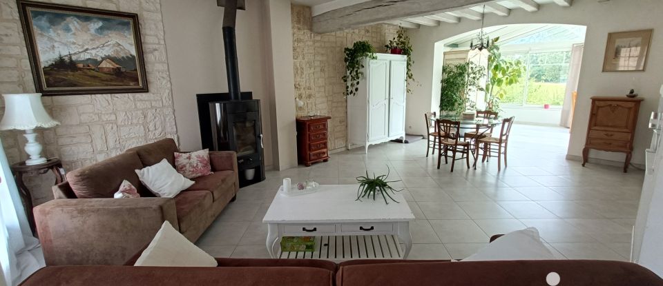 House 6 rooms of 135 m² in Nogent-le-Roi (28210)