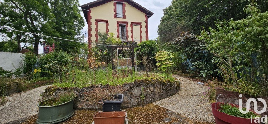 Traditional house 7 rooms of 120 m² in Épinay-sur-Seine (93800)