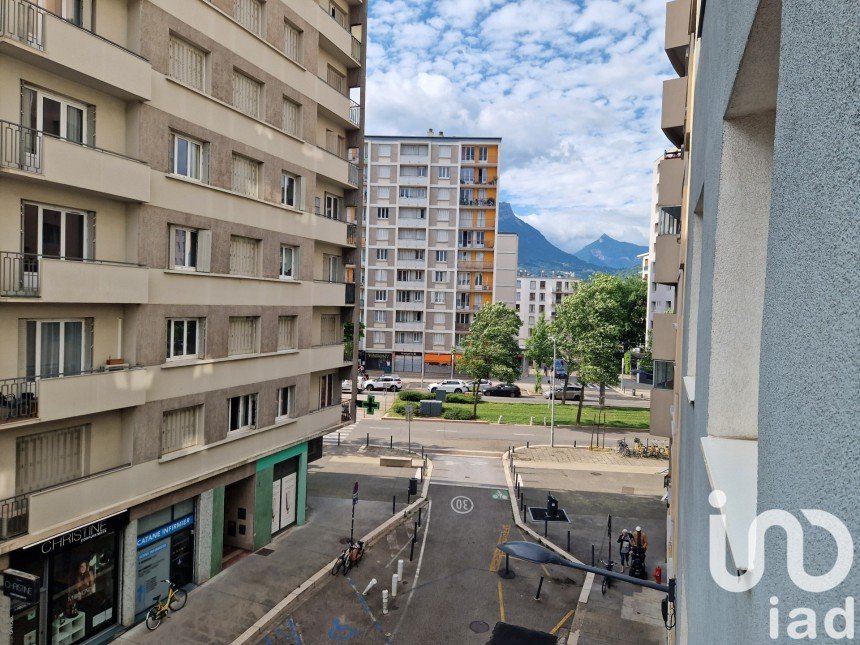 Appartement 3 pièces de 53 m² à Grenoble (38100)