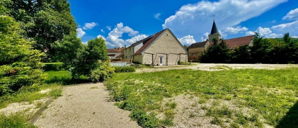 Maison 6 pièces de 182 m² à Praslay (52160)