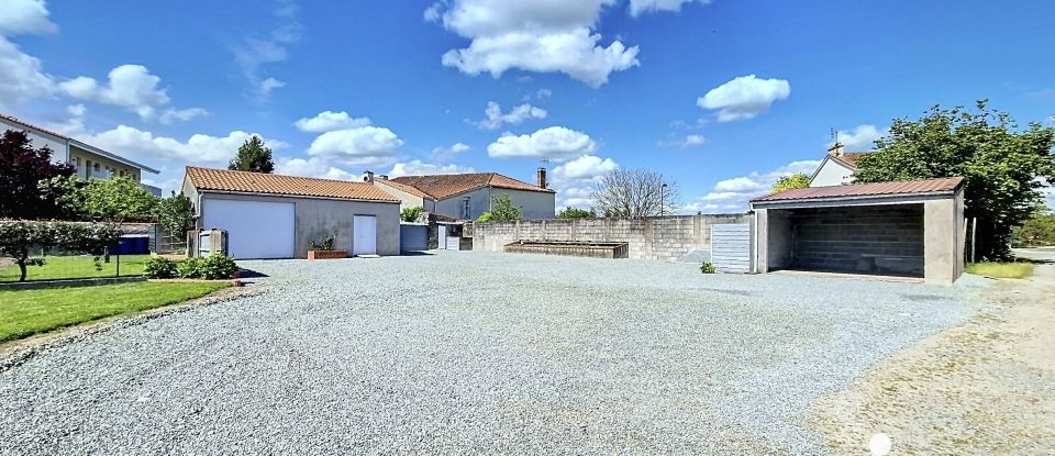 Longère 5 pièces de 119 m² à Essarts en Bocage (85140)