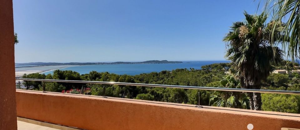 House 5 rooms of 190 m² in Hyères (83400)