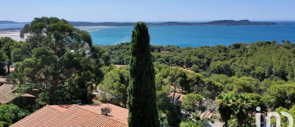 House 5 rooms of 190 m² in Hyères (83400)