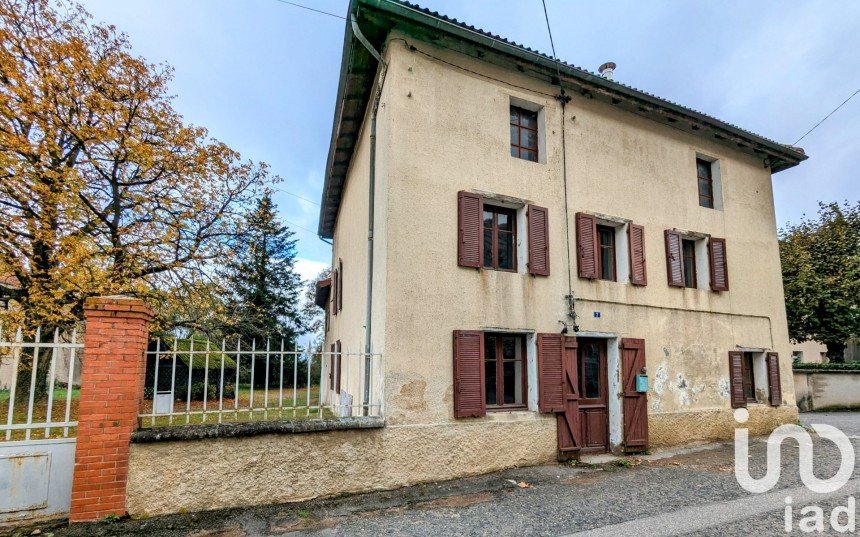 Maison traditionnelle 10 pièces de 208 m² à Neulise (42590)