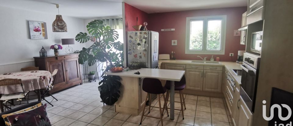 House 3 rooms of 70 m² in Bordes (64510)