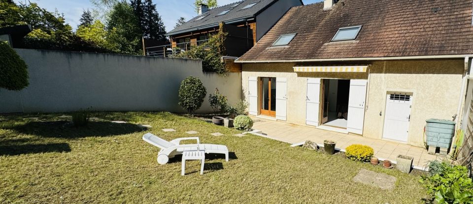 Maison traditionnelle 7 pièces de 109 m² à Jouy-en-Josas (78350)