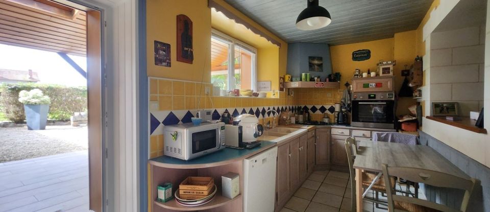 House 6 rooms of 196 m² in Argentonnay (79150)