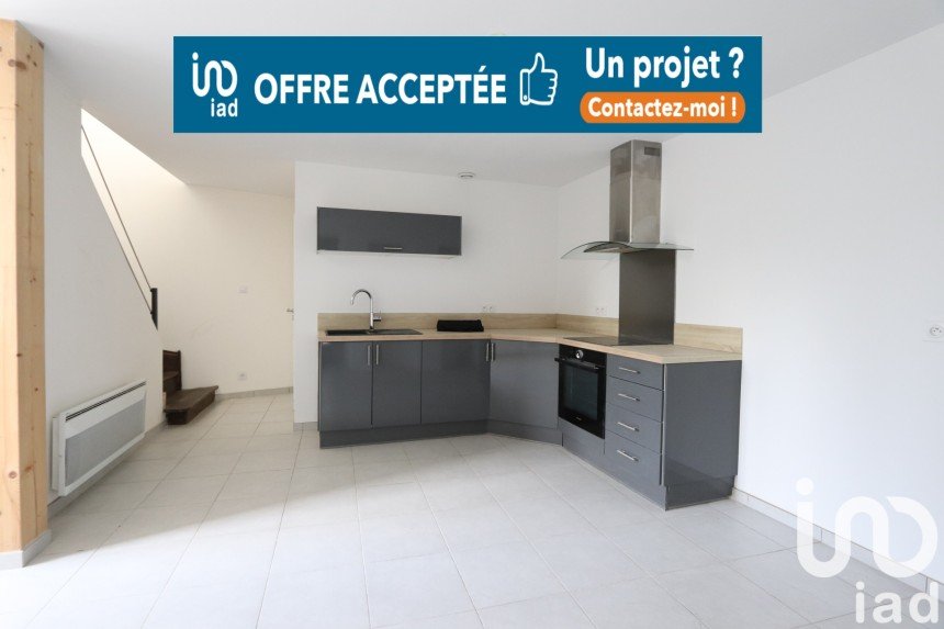 Apartment 3 rooms of 80 m² in Échiré (79410)