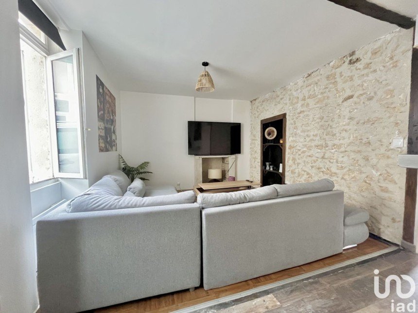 Immeuble de 86 m² à Poitiers (86000)