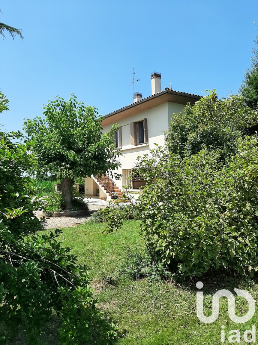 Traditional house 5 rooms of 95 m² in Saint-Antoine-de-Breuilh (24230)