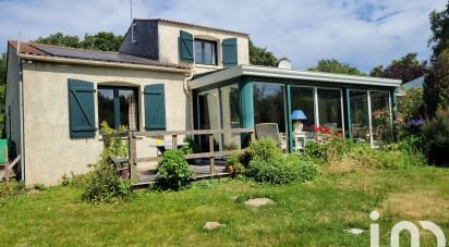 Traditional house 6 rooms of 157 m² in Saint-Avaugourd-des-Landes (85540)