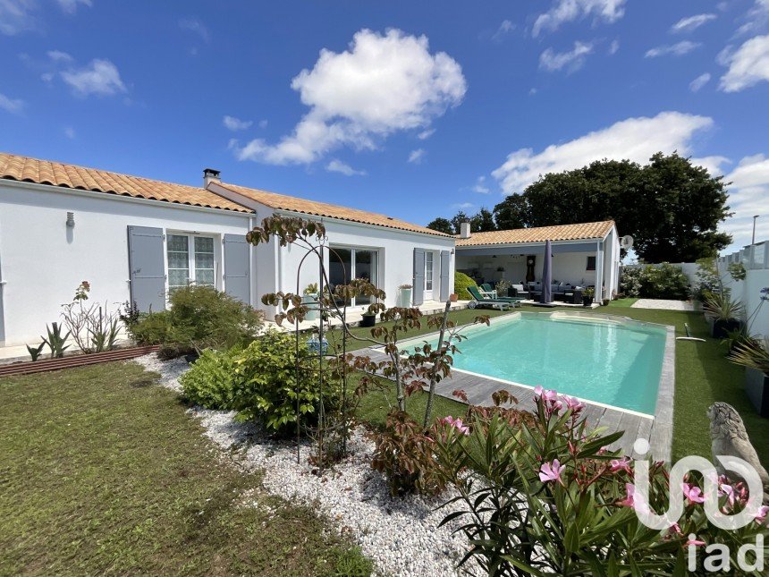 Maison traditionnelle 6 pièces de 145 m² à Saint-Georges-d'Oléron (17190)