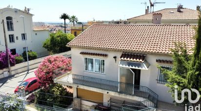 House 6 rooms of 151 m² in Saint-Laurent-du-Var (06700)