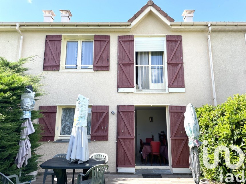 Maison traditionnelle 4 pièces de 86 m² à Lisses (91090)