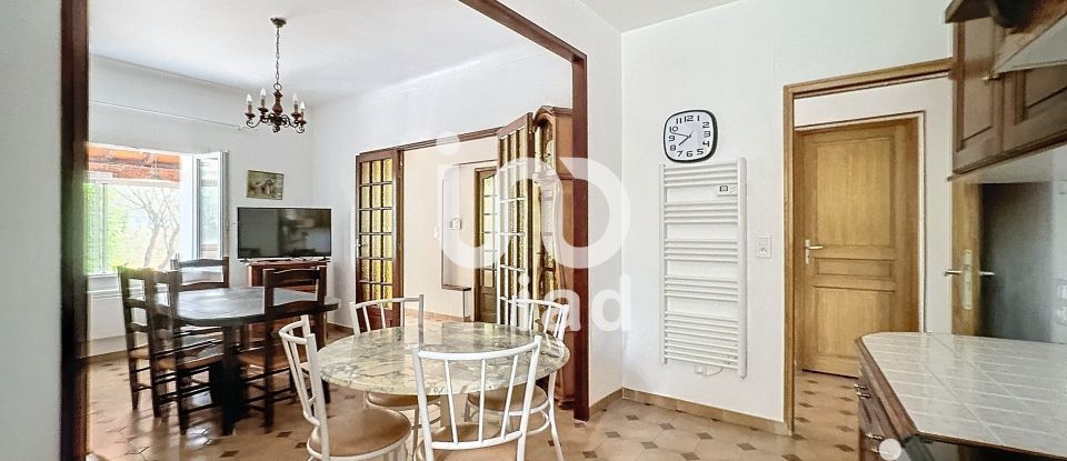 Traditional house 6 rooms of 114 m² in L'Isle-sur-la-Sorgue (84800)