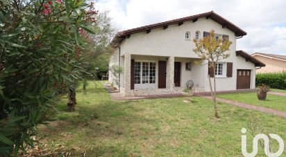 Traditional house 5 rooms of 98 m² in Lormont (33310)