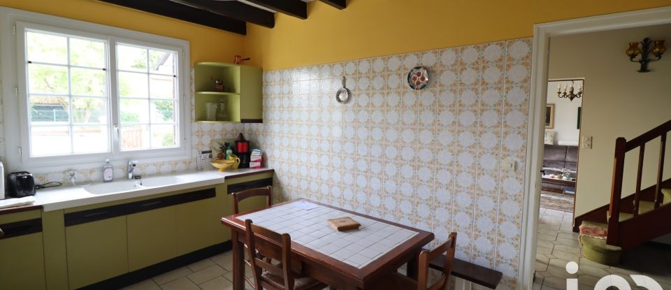 Traditional house 5 rooms of 98 m² in Lormont (33310)