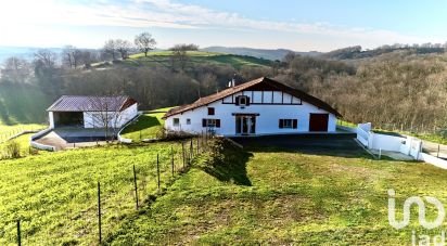 House 7 rooms of 210 m² in Arraute-Charritte (64120)