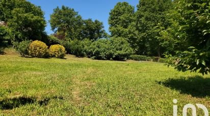 Land of 3,804 m² in Lacapelle-Marival (46120)