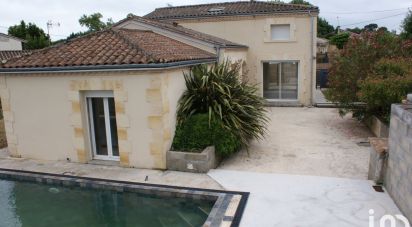 House 7 rooms of 148 m² in Saint-Yzan-de-Soudiac (33920)